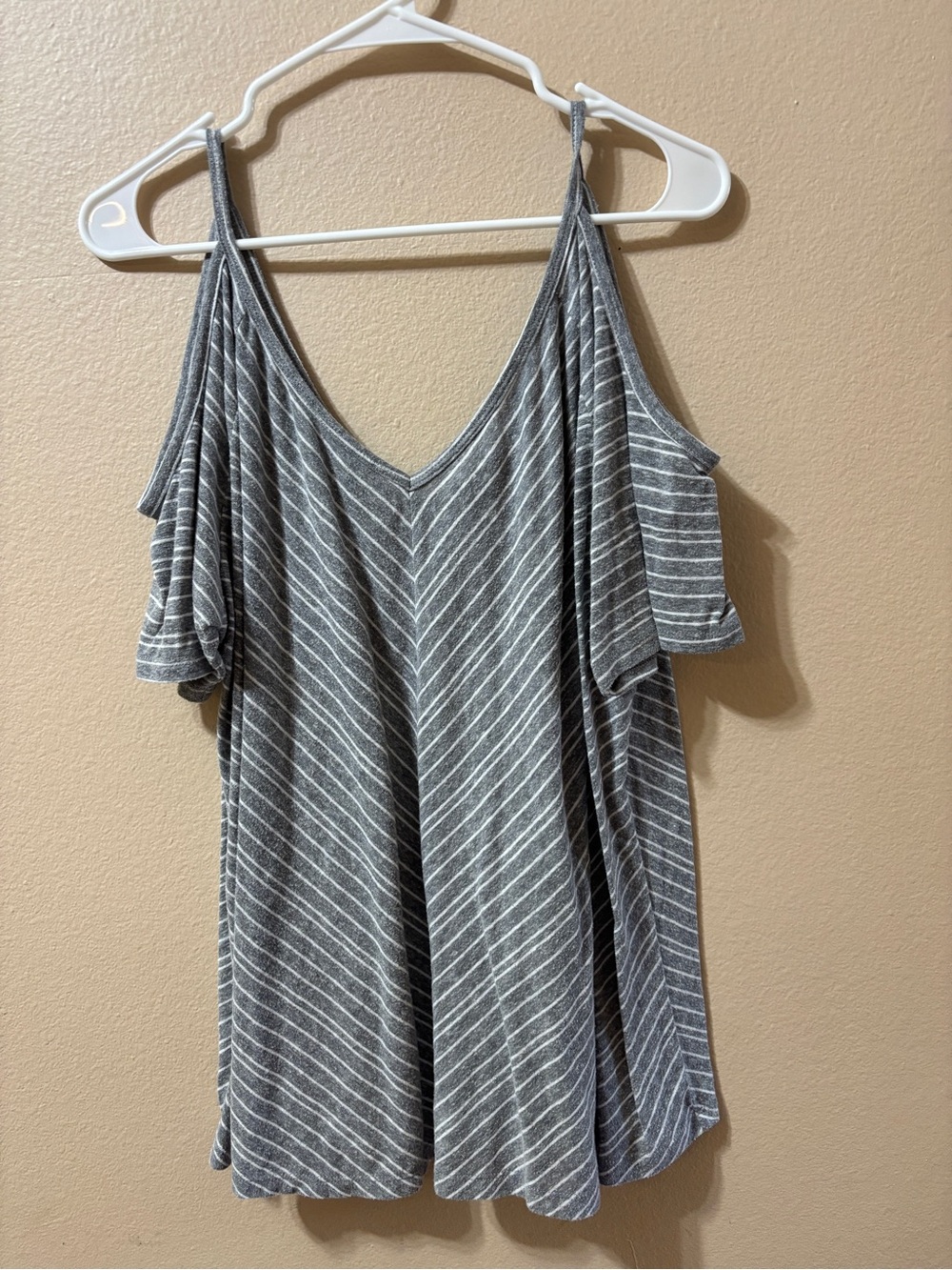 Torrid Gray Cold shoulder Short Sleeve Blouse Women's